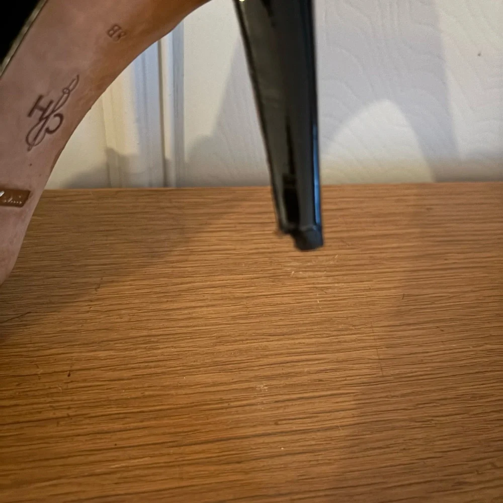 Cole Haan Black Heels Sleek Patent Leather - Picture 6 of 8